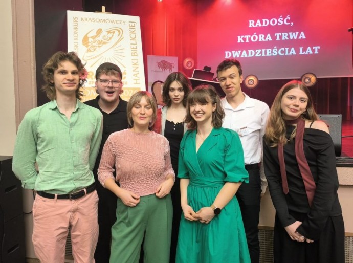 uczniowie i absolwenci w Łomży