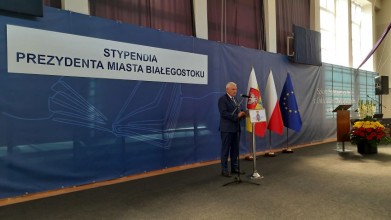 Prezydent Tadeusz Truskolaski wręczanie stypendiów 2023