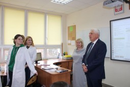 Prezydent T. Truskolaski z wizytą w I LO 9